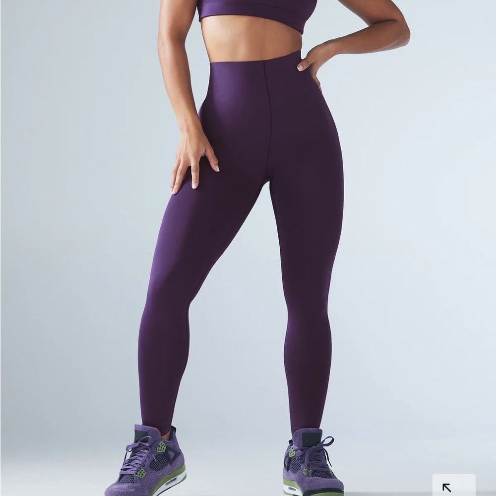 Savage x fenty Hotline High-Waist Legging Size Medium Purple Plum